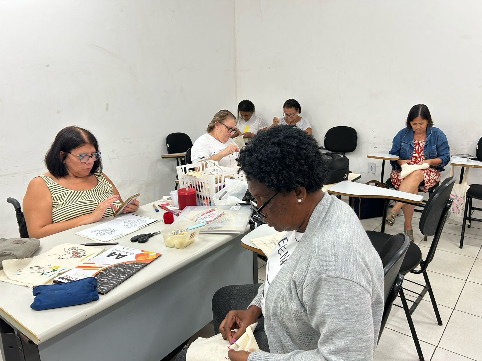Oficina de Artesanato do projeto Raízes da Baixada segue com inscrições abertas na Casa da Cultura