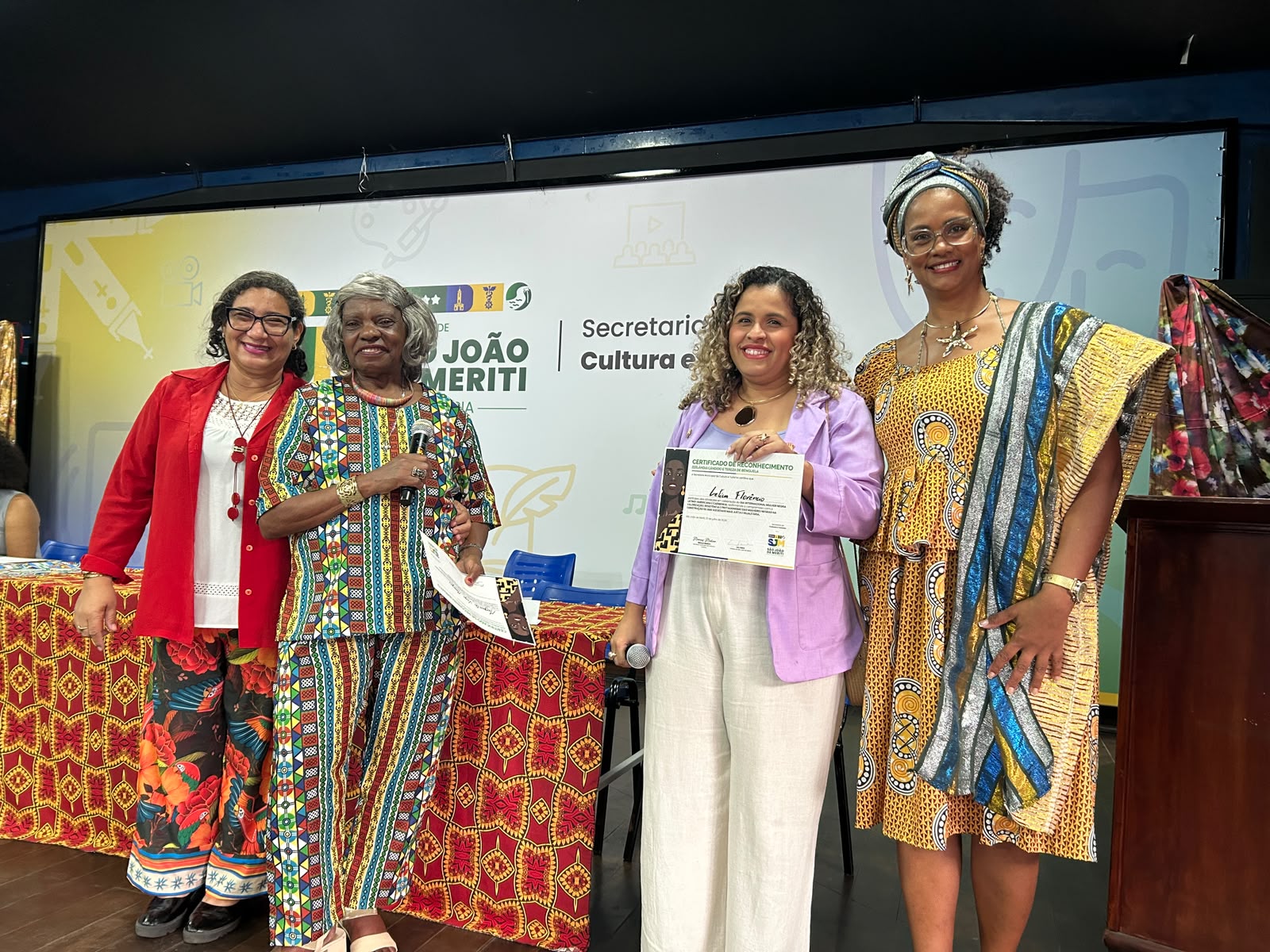 Certificado Zeelândia Cândido homenageia mulheres que fortalecem a igualdade racial em São João de Meriti
